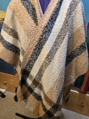 Nine West Plaid Bouclé Throw in Tan, Cream & Gray
